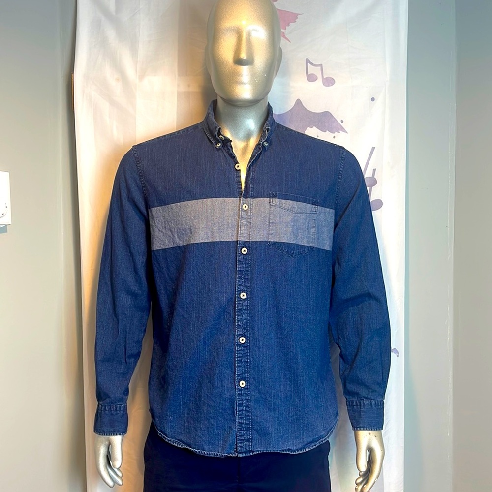 American Eagle Premium Indigo Classic Fit Two Toned Blue Denim Chambray Shirt S